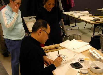 Baoxing Zhang shows how to create the pig in a few strokes