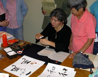 Applying ink to a seal updside down