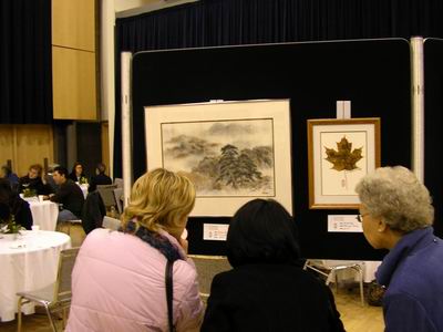 Intense interest in sumi-e painting of autumn