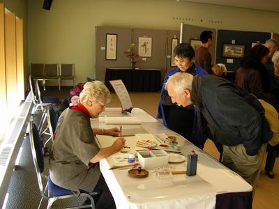 Moira Mudie demonstrates the art